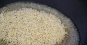 Как приготовить жареный рис